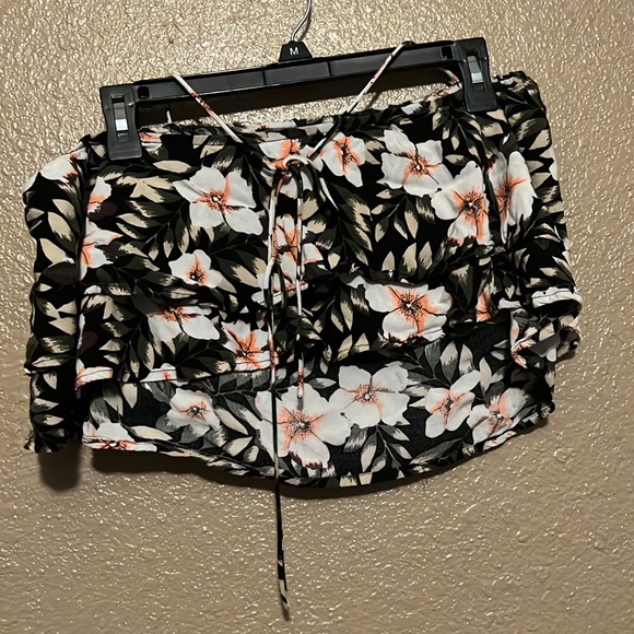 Crop top with halter tie - Picture 3 of 3